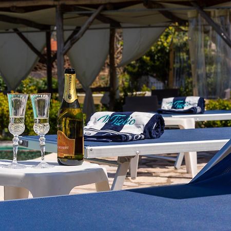 Il Tiglio Holiday Home - De Vivo Realty マッサ・ルブレンセ エクステリア 写真