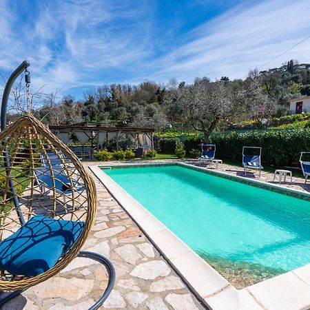 Il Tiglio Holiday Home - De Vivo Realty マッサ・ルブレンセ エクステリア 写真