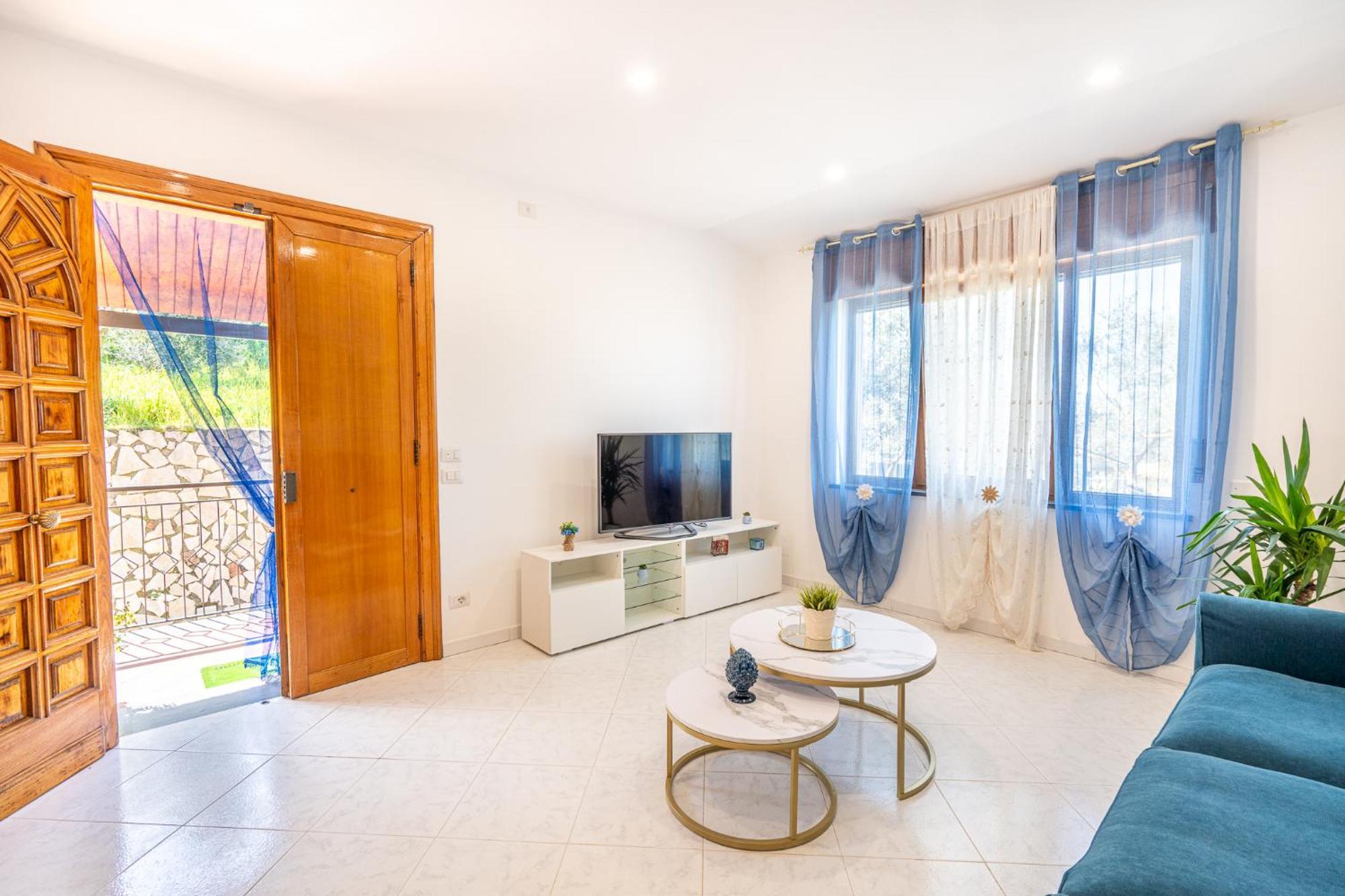 Il Tiglio Holiday Home - De Vivo Realty マッサ・ルブレンセ エクステリア 写真