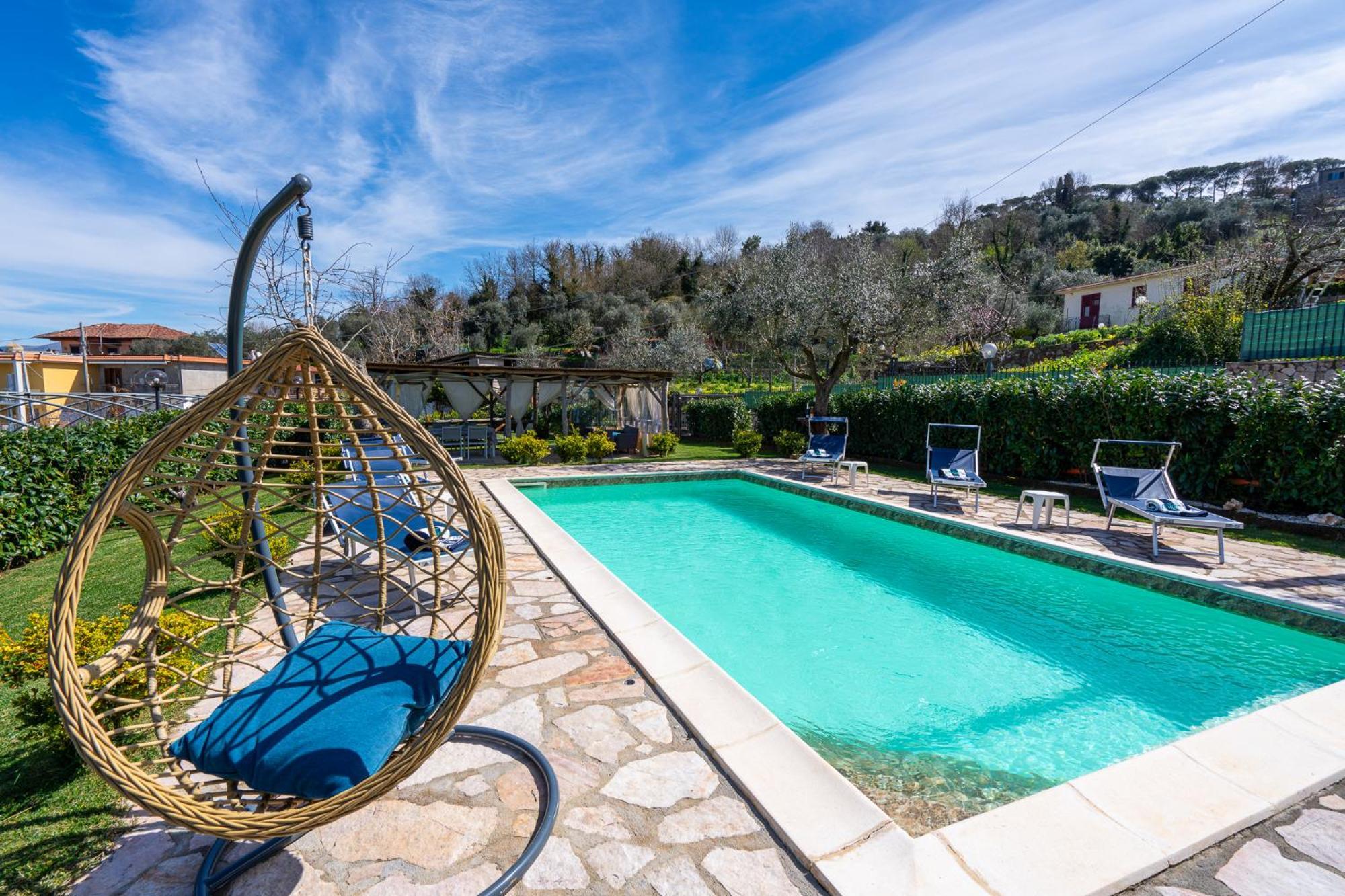 Il Tiglio Holiday Home - De Vivo Realty マッサ・ルブレンセ エクステリア 写真