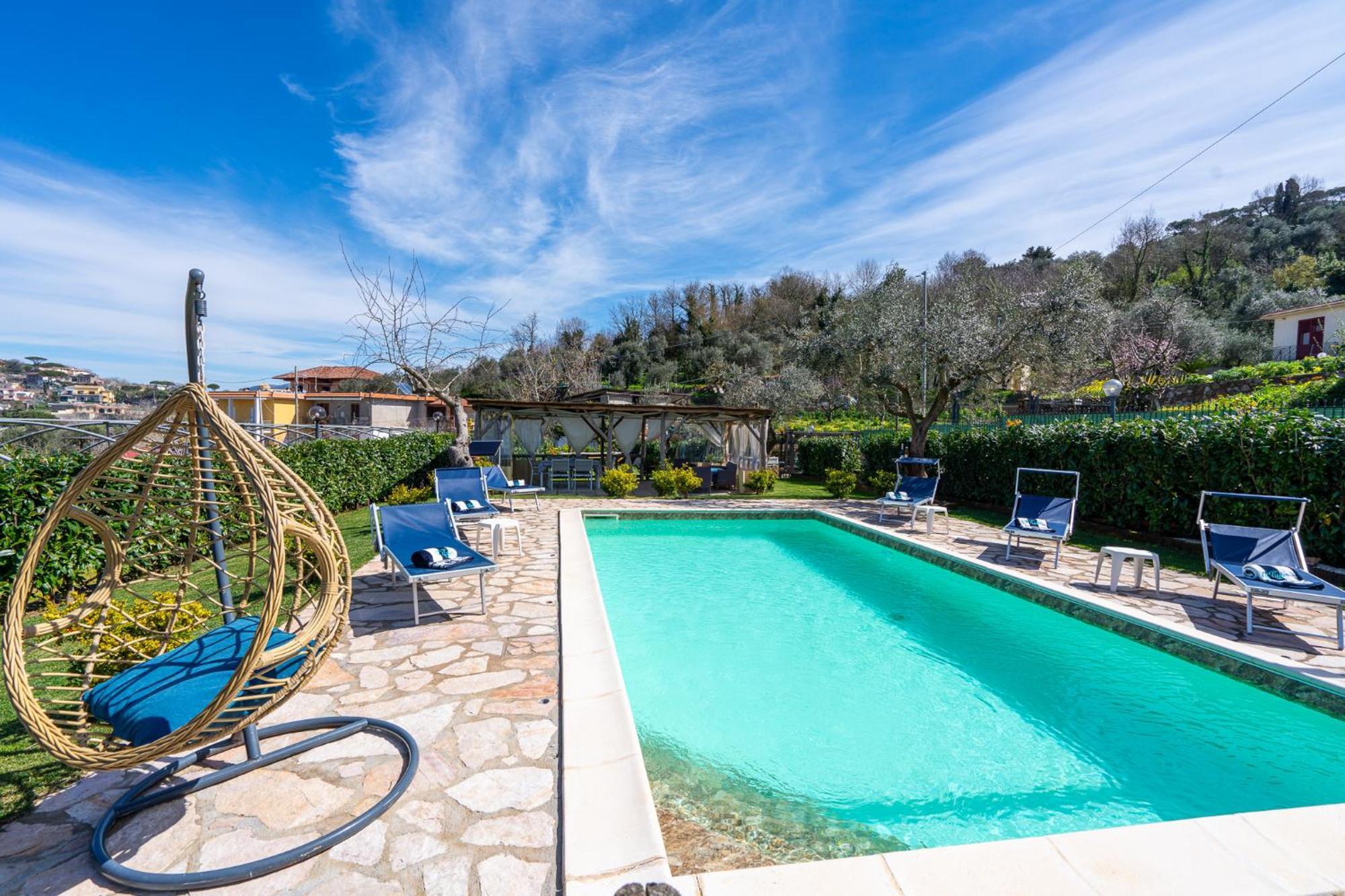 Il Tiglio Holiday Home - De Vivo Realty マッサ・ルブレンセ エクステリア 写真