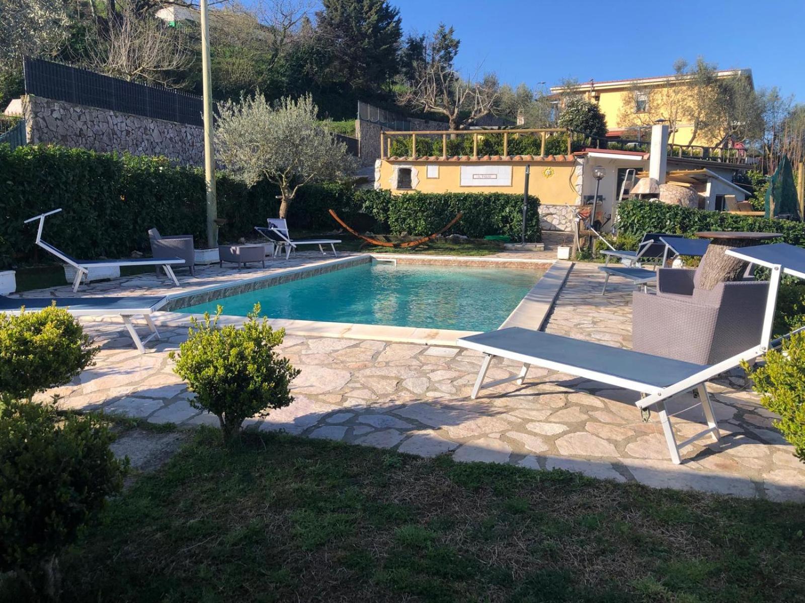 Il Tiglio Holiday Home - De Vivo Realty マッサ・ルブレンセ エクステリア 写真