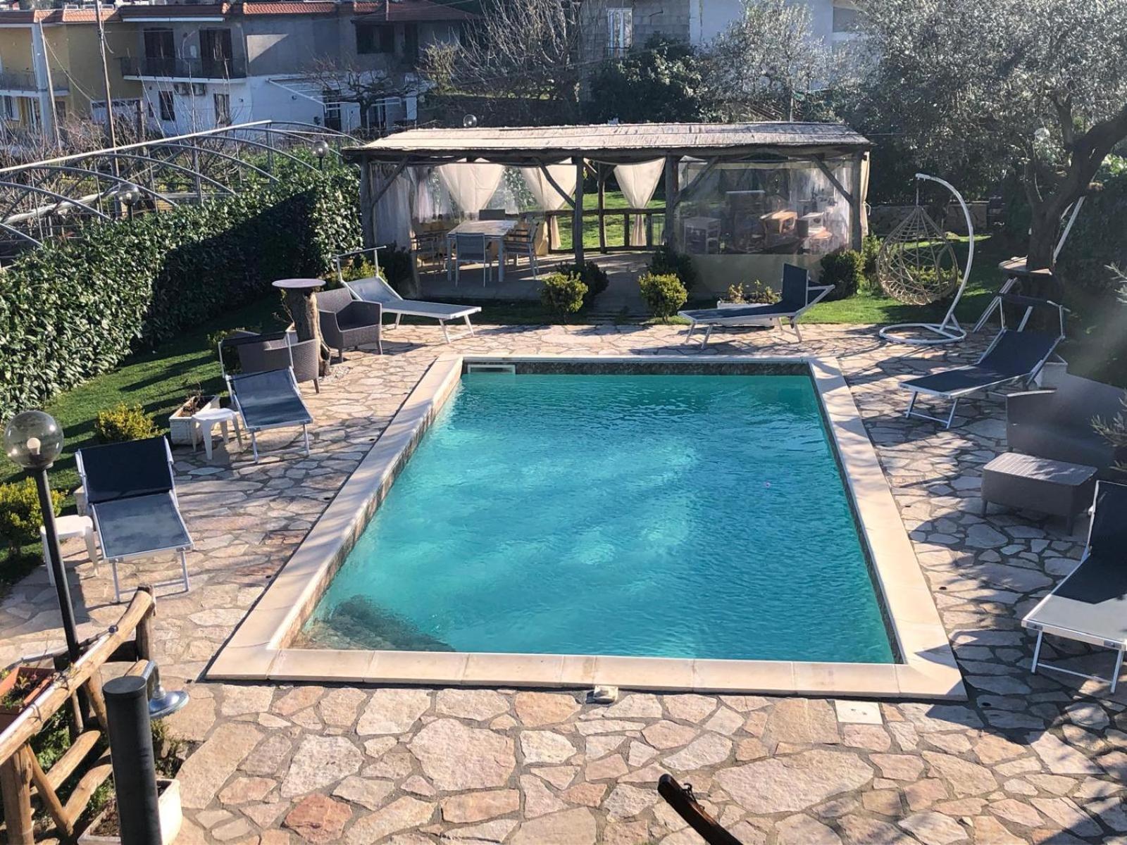 Il Tiglio Holiday Home - De Vivo Realty マッサ・ルブレンセ エクステリア 写真
